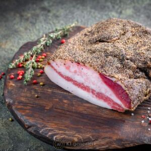 Guanciale ca. 600g - Schweinebacken Speck mit geschrotetem Pfeffer