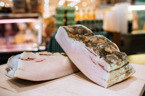 Lardo Iberico Schwein mit Kraeutern