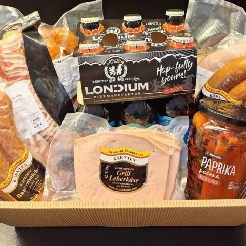 Geschenkskorb mit Grillspezialitäten