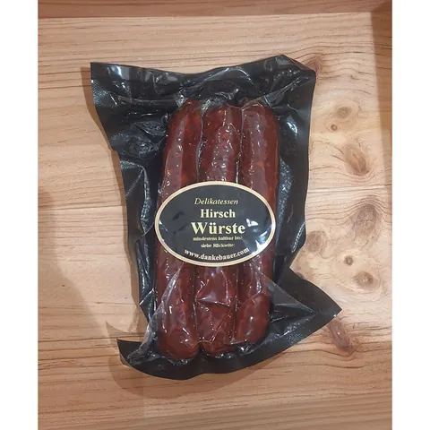 Hirschwuerste in ihrer Verpackung